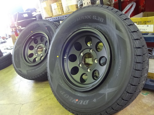 70ランクル用スタッドレス☆ジムライン・タイプ２☆ＳＪ８・265/70Ｒ16