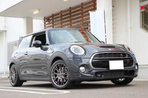 購入を検討しておりますMINI JCW 17インチホイール F56