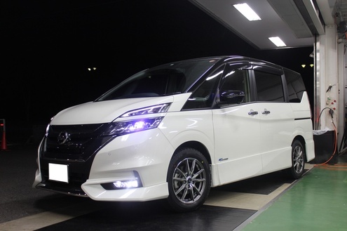 C27セレナにレオニス・ナヴィア04スタッドレス16インチセット装着