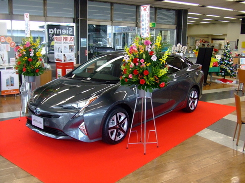 新型プリウス Zvw51 用タナベnf210発売開始 浜松店 店舗ブログ タイヤ ホイールの専門店 クラフト