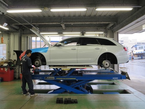 AUDI A6 作業中