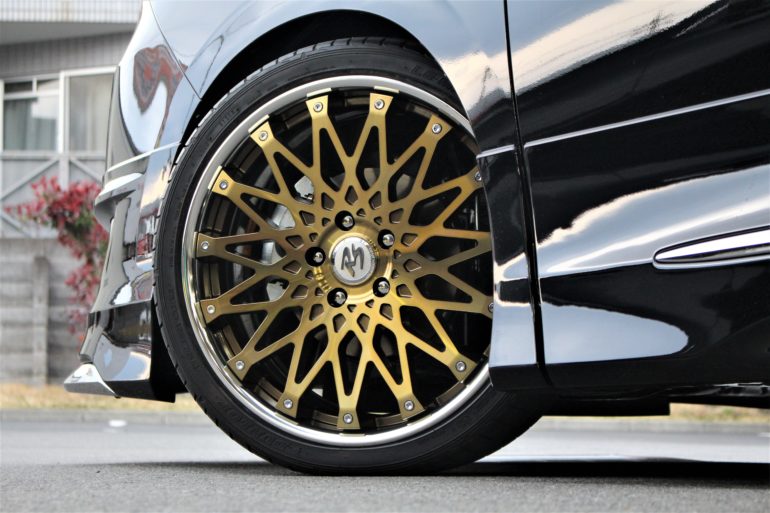 貴重 クリムソン RS CVワイヤーホイールタイヤヴォクシーノア19インチ 