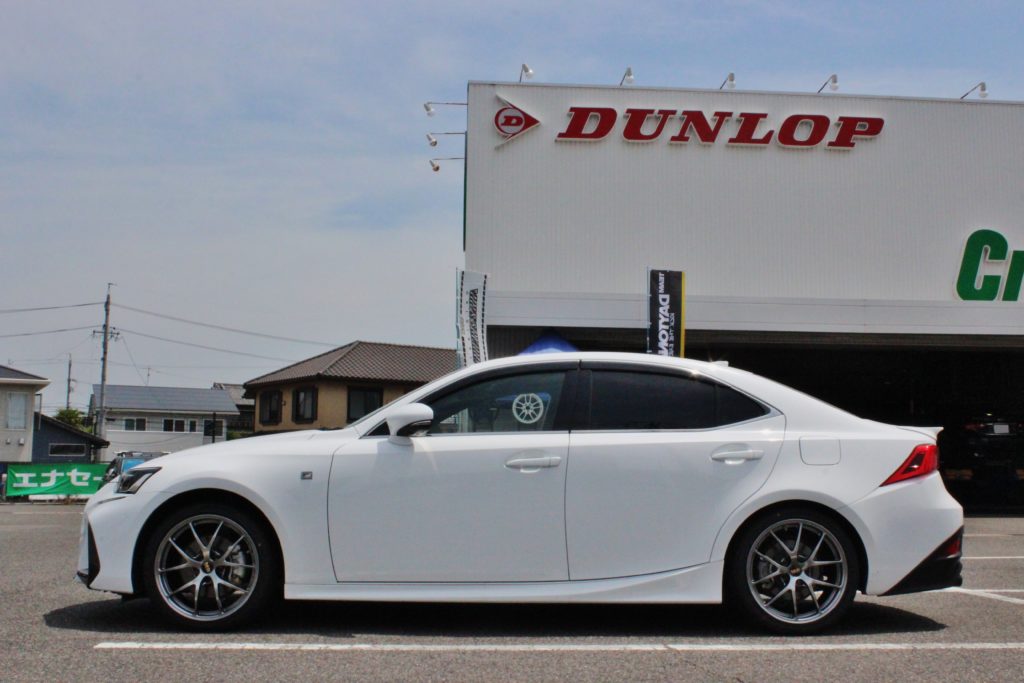 Lexus IS300Hホイル