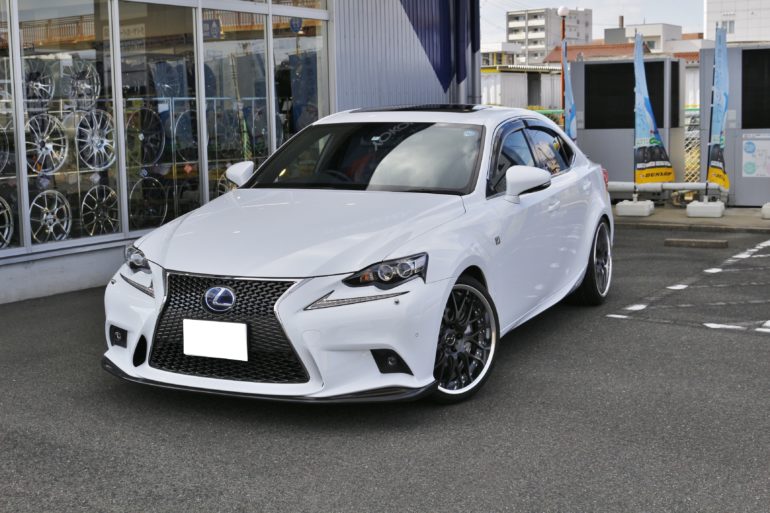 Lexus IS300Hホイル