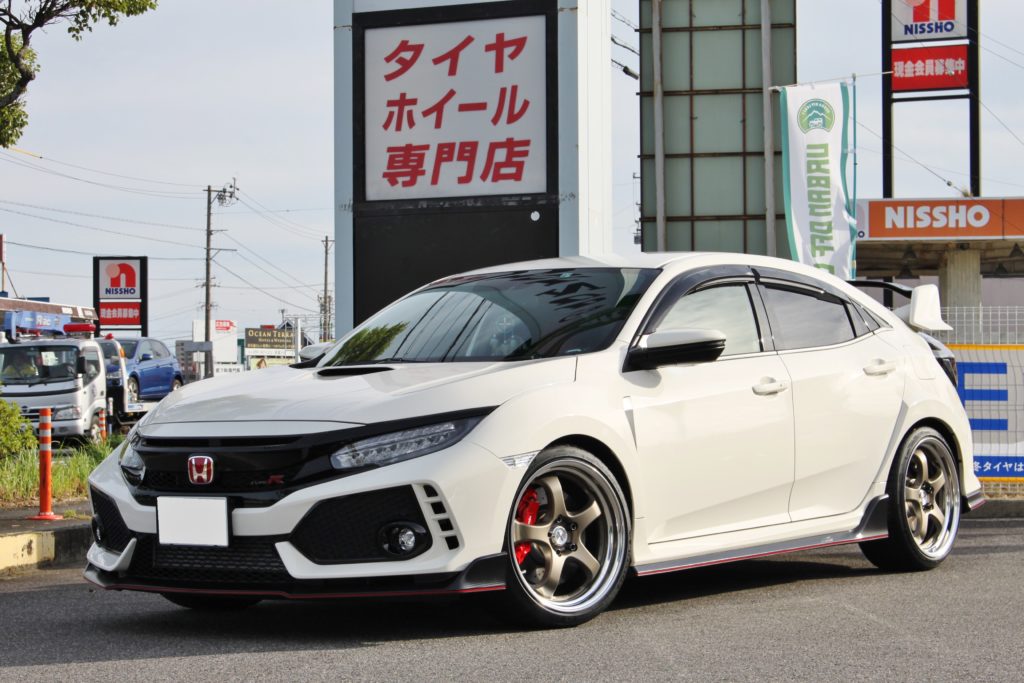 Fk8 シビックタイプr に 9 5j Work マイスターs1r を 太履きツライチ仕様で 鈴鹿店 店舗ブログ タイヤ ホイール の専門店 クラフト