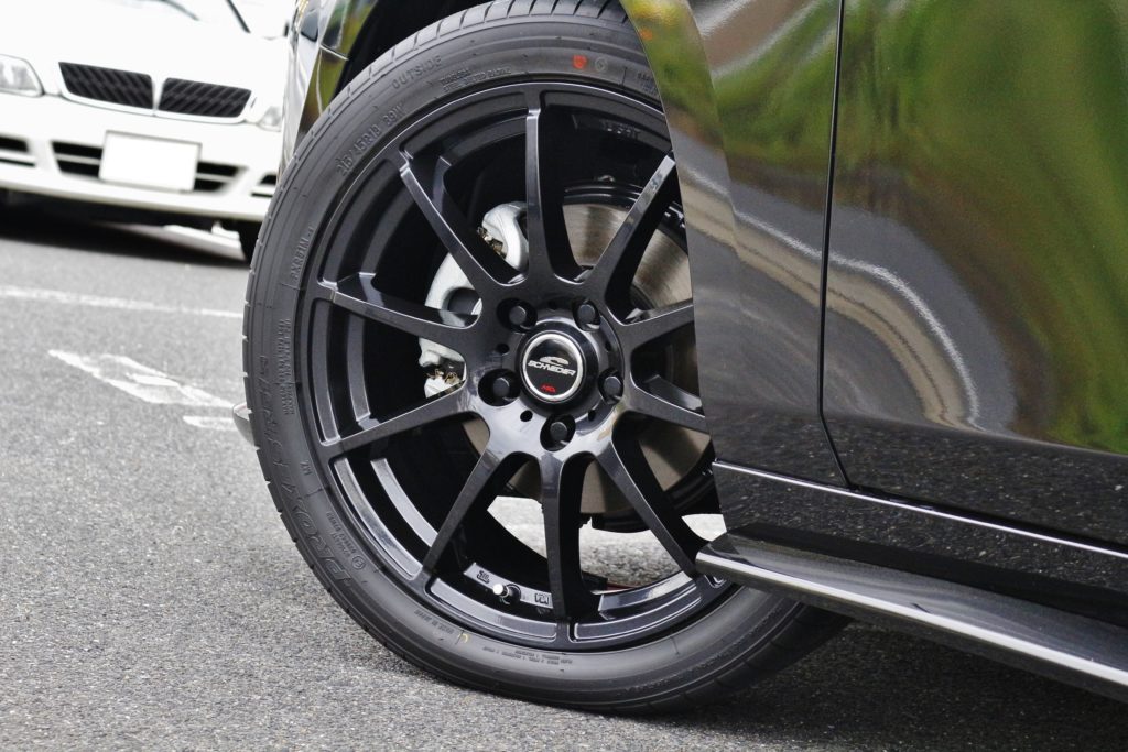 Mazda3 に シュナイダー スタッグ 装着 ブラックを基調としたドレスアップでまとまりのある仕上がりに 一宮店 店舗ブログ タイヤ ホイールの専門店 クラフト