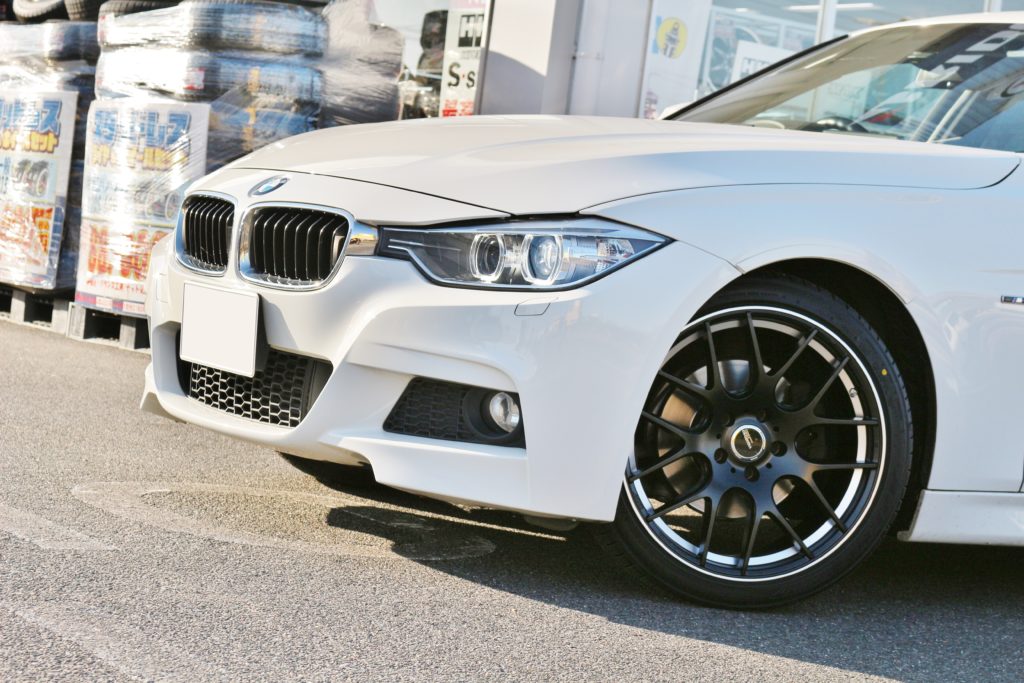 Bmw 3er F30 に ヴィゴロッソ N765 装着 流行のメッシュデザインでトレンド仕様へ 一宮店 店舗ブログ タイヤ ホイールの専門店 クラフト