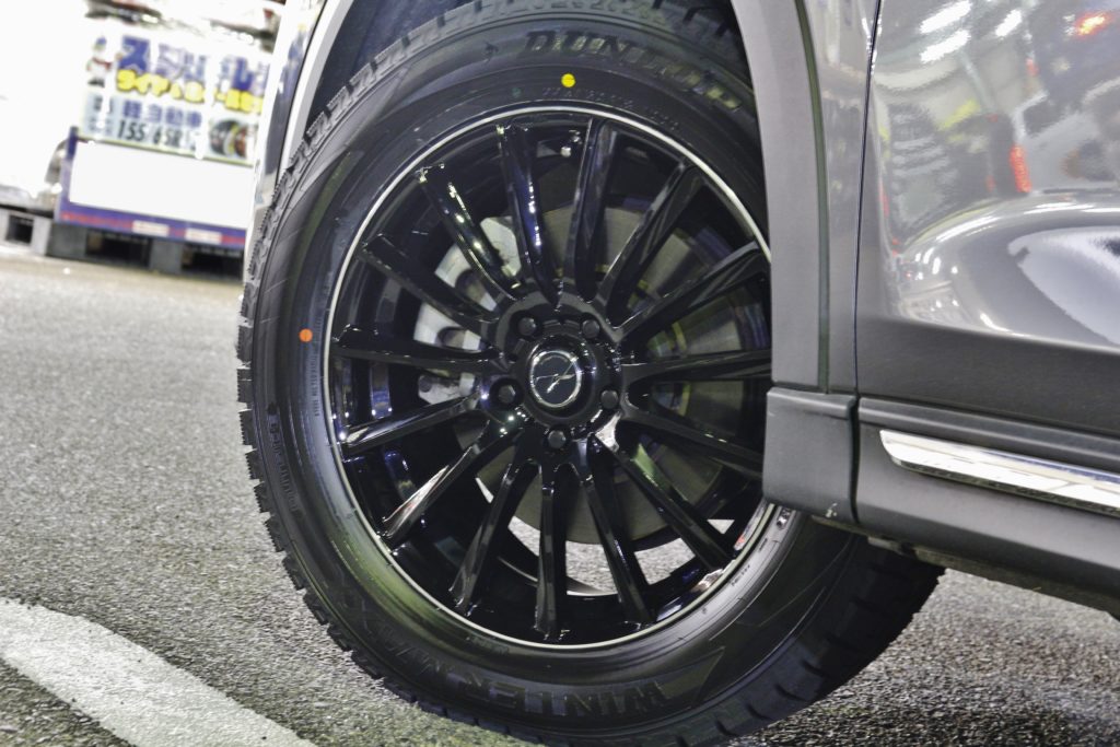 スタッドレスもカッコ良く] MAZDA (マツダ) CX-8 に アクセル  