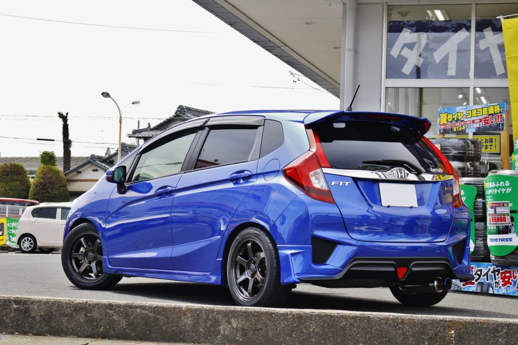 Gk フィット に ボルクレーシング Te37 ソニック 装着 Face 3 で 迫力のコンケイブスタイルへ 一宮店 店舗ブログ タイヤ ホイールの専門店 クラフト