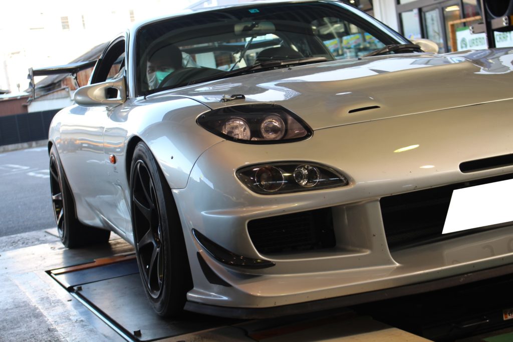 サーキットスペックのfd3s Rx 7にコンケイブなenkei Gtc01rrをfrサイズで装着 中川店 店舗ブログ タイヤ ホイールの専門店 クラフト