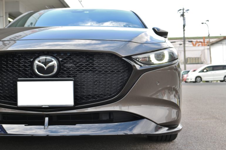 BP系MAZDA3ファストバックをローダウン。オートエグゼを装着です