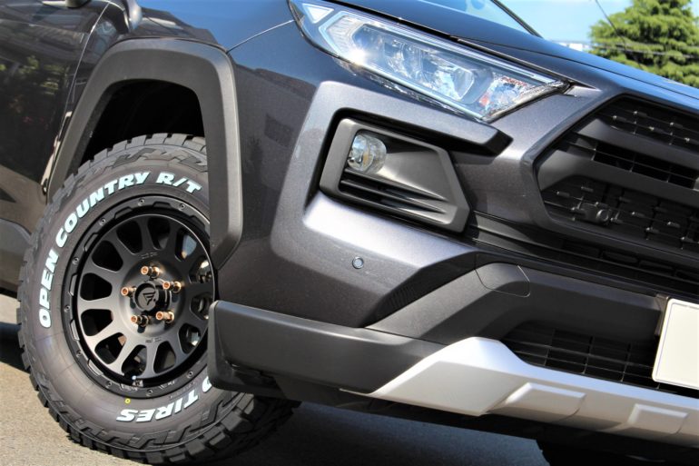 特別プライス OPEN COUNTRY トヨタ RAV4(50系)用 225/60R18 100H トーヨー オープンカントリー UT レオニス W 