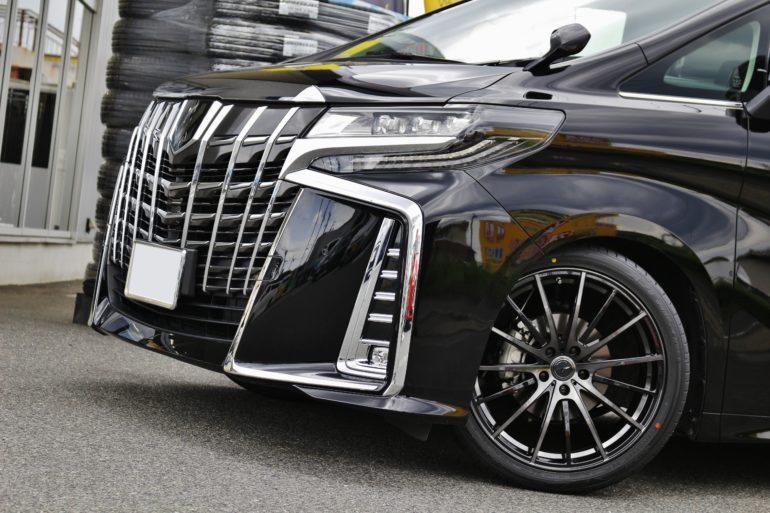 30 アルファード 後期 を インチ化 軽量ホイール アクセルグレール でインチアップ 一宮店 店舗ブログ タイヤ ホイール の専門店 クラフト