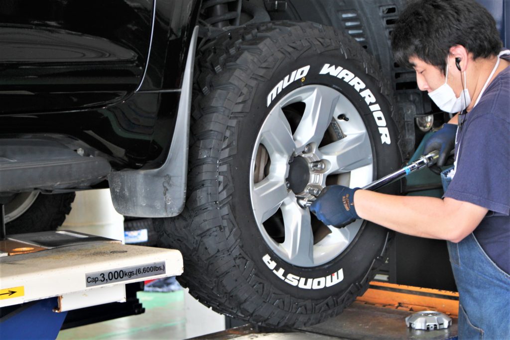 車 の タイヤ 空気 入れ 方