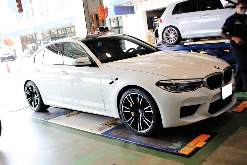 F90 Bmw M5のタイヤ交換 ミシュラン パイロットスポーツ4s装着 中川店 店舗ブログ タイヤ ホイールの専門店 クラフト