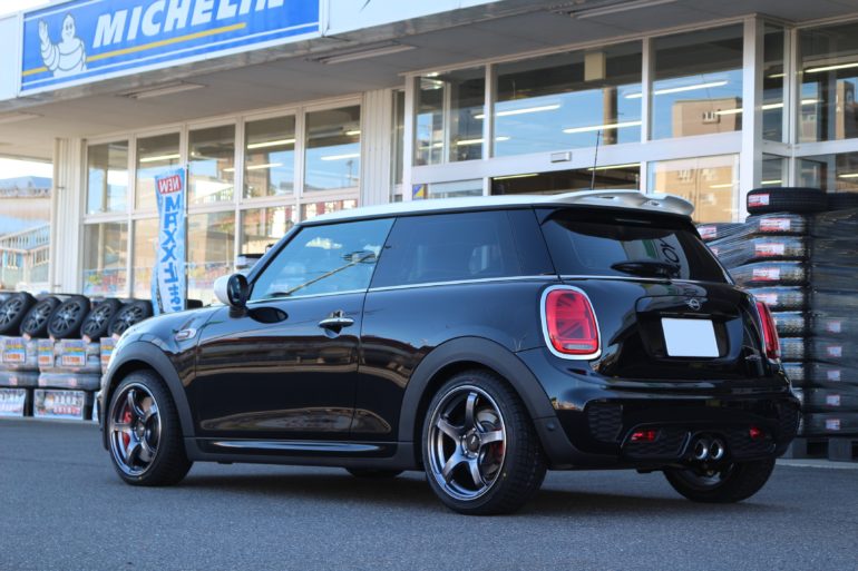 購入を検討しておりますMINI JCW 17インチホイール F56