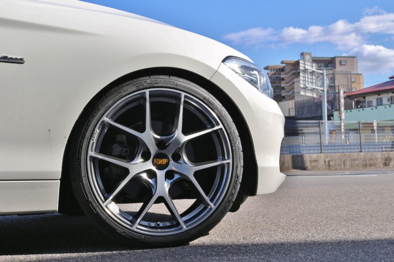 BMW F20へRMP025F 19インチを。 | 多治見店 | 店舗ブログ | タイヤ＆ホイールの専門店「クラフト」