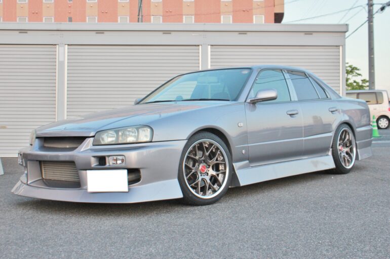 ニッサンの誇る名車 ER34 スカイラインにマーベリックで深リム仕様変更 