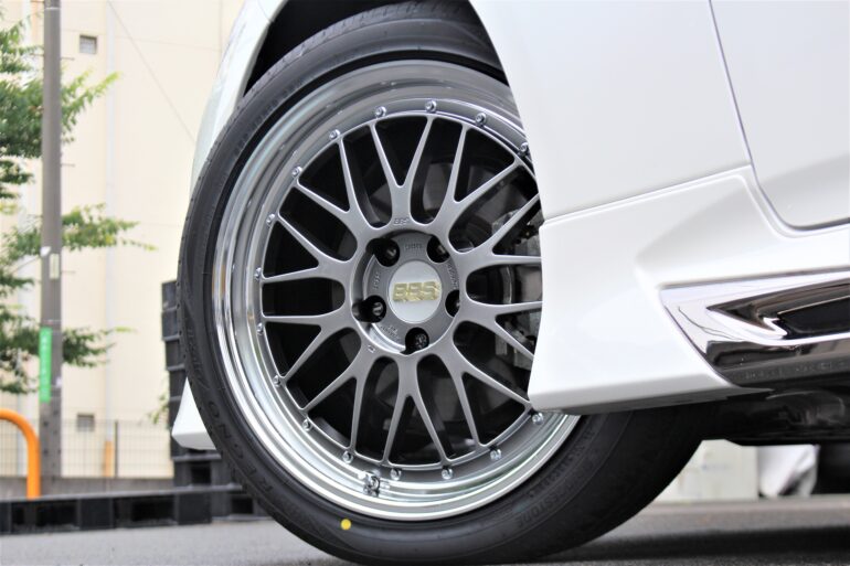 220クラウン×BBS LM 19インチ ブラックブライトダイヤカット 装着