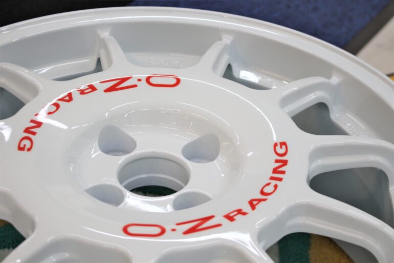 OZ RACING レジェンダ7J-17インチ4H-100+42