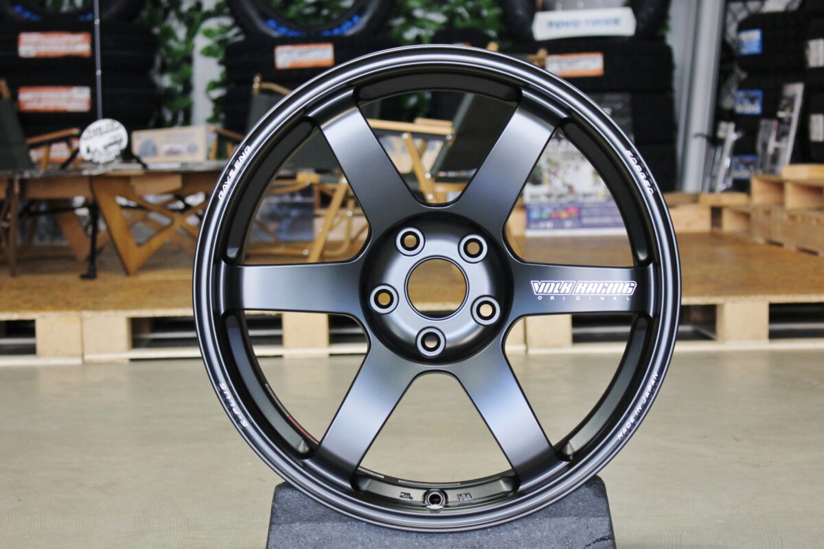 希少VOLK RACING TE37 SAGAオプションカラー　pcd100