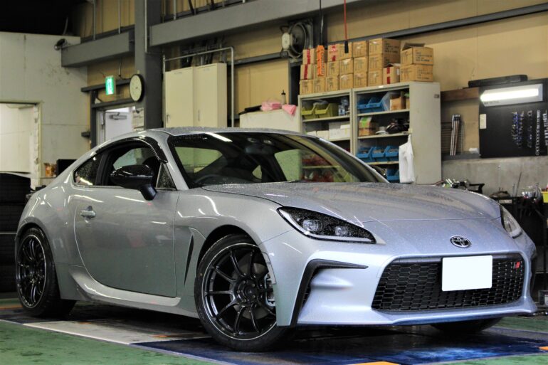 ADVAN RACING RS 18インチ タイヤホイールセット　86 BRZ