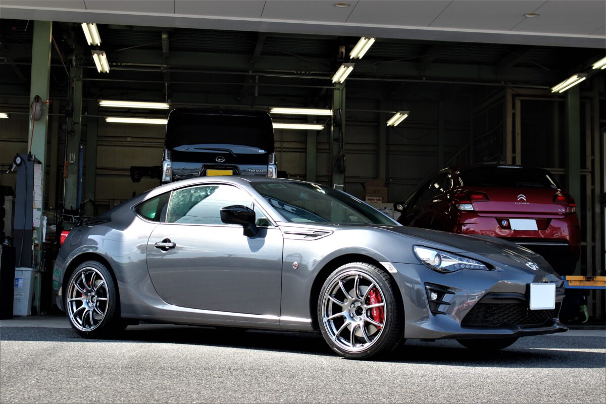 ADVAN RACING RS 18インチ タイヤホイールセット　86 BRZ