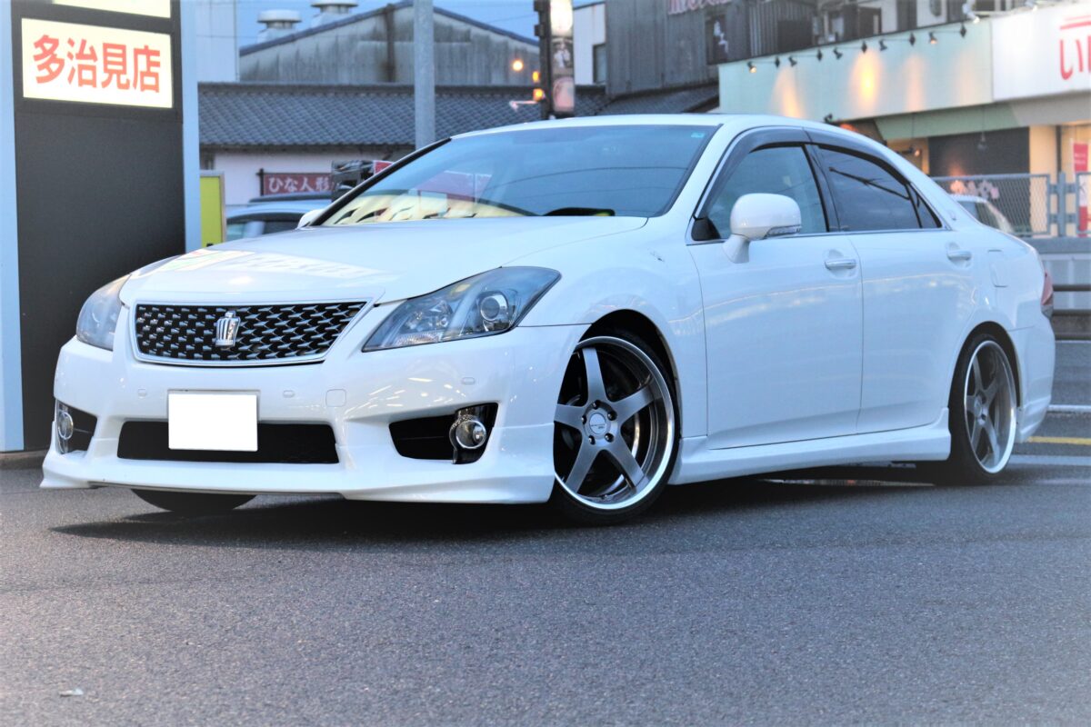 200系クラウンの車高調には、AVS機能を活かせるRSRのベストアイ 