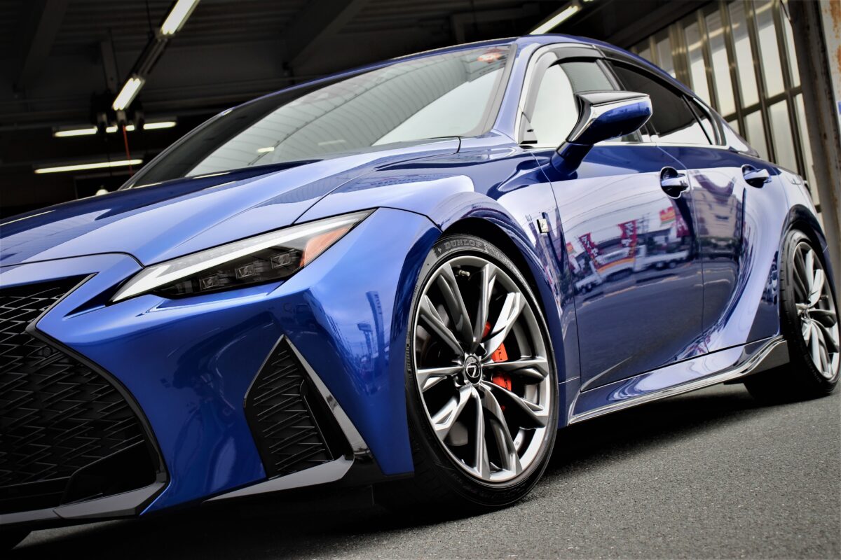 セダンはやっぱり低くてナンボ！IS300にRSR Ti2000でローダウン