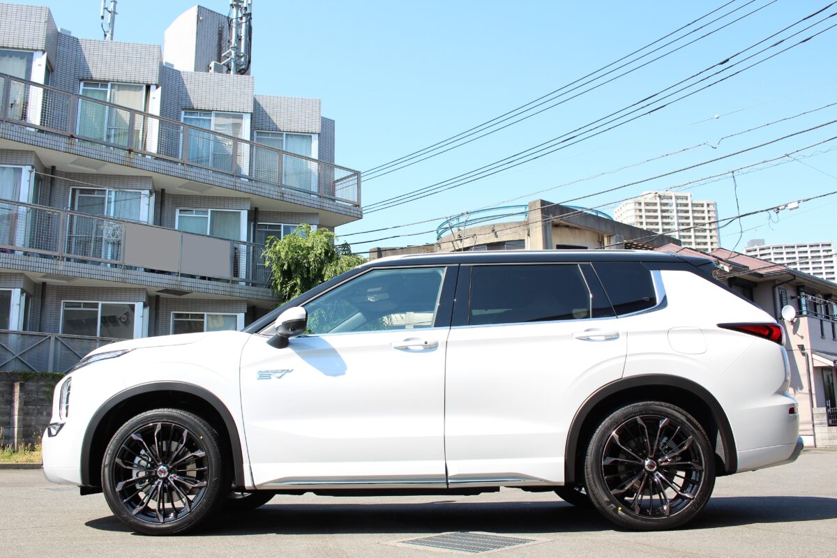 アウトランダー PHEV ブリヂストン  255/45R20  20×8J