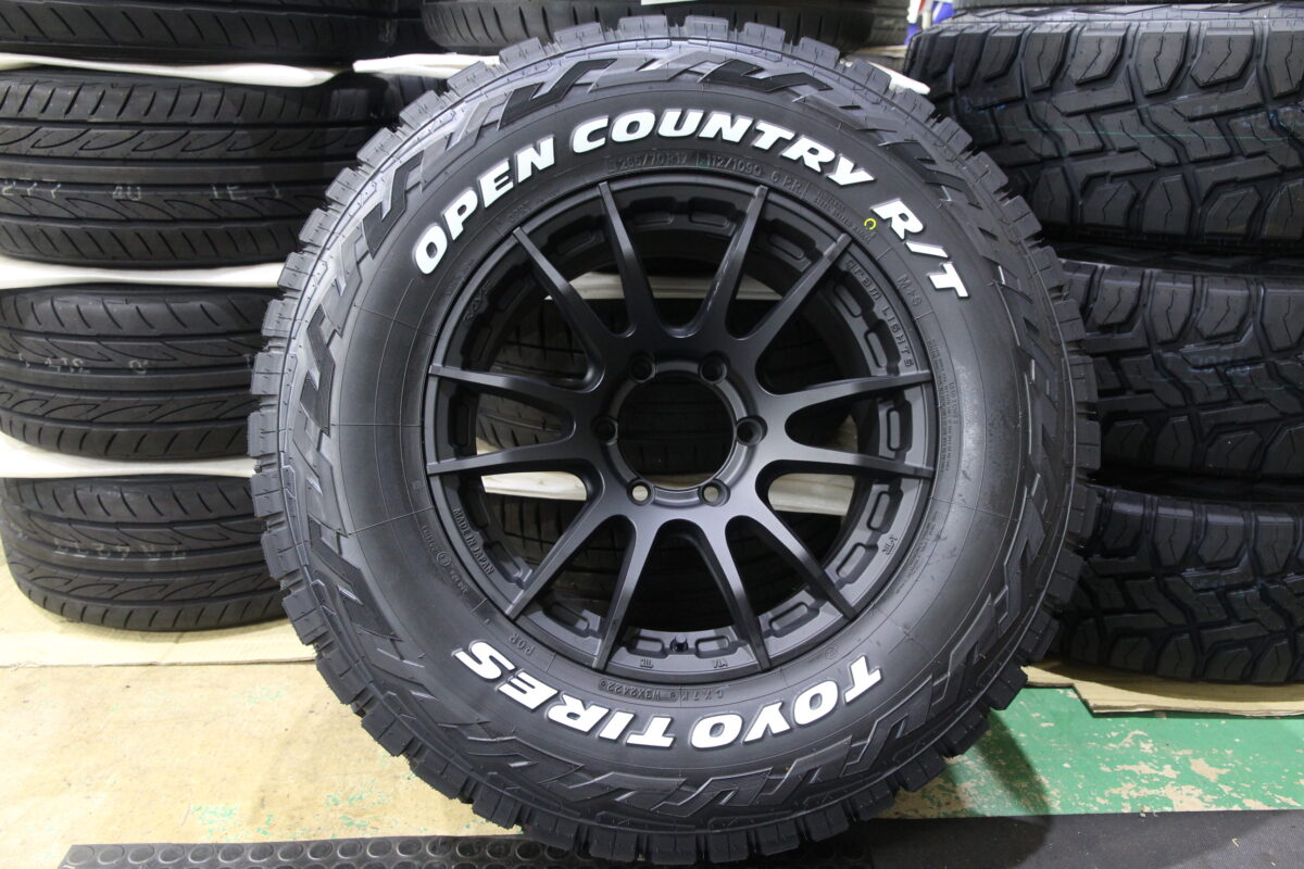 ハイラックス GR SPORTにコンケイブデザインの“グラムライツ57XR-X”と 