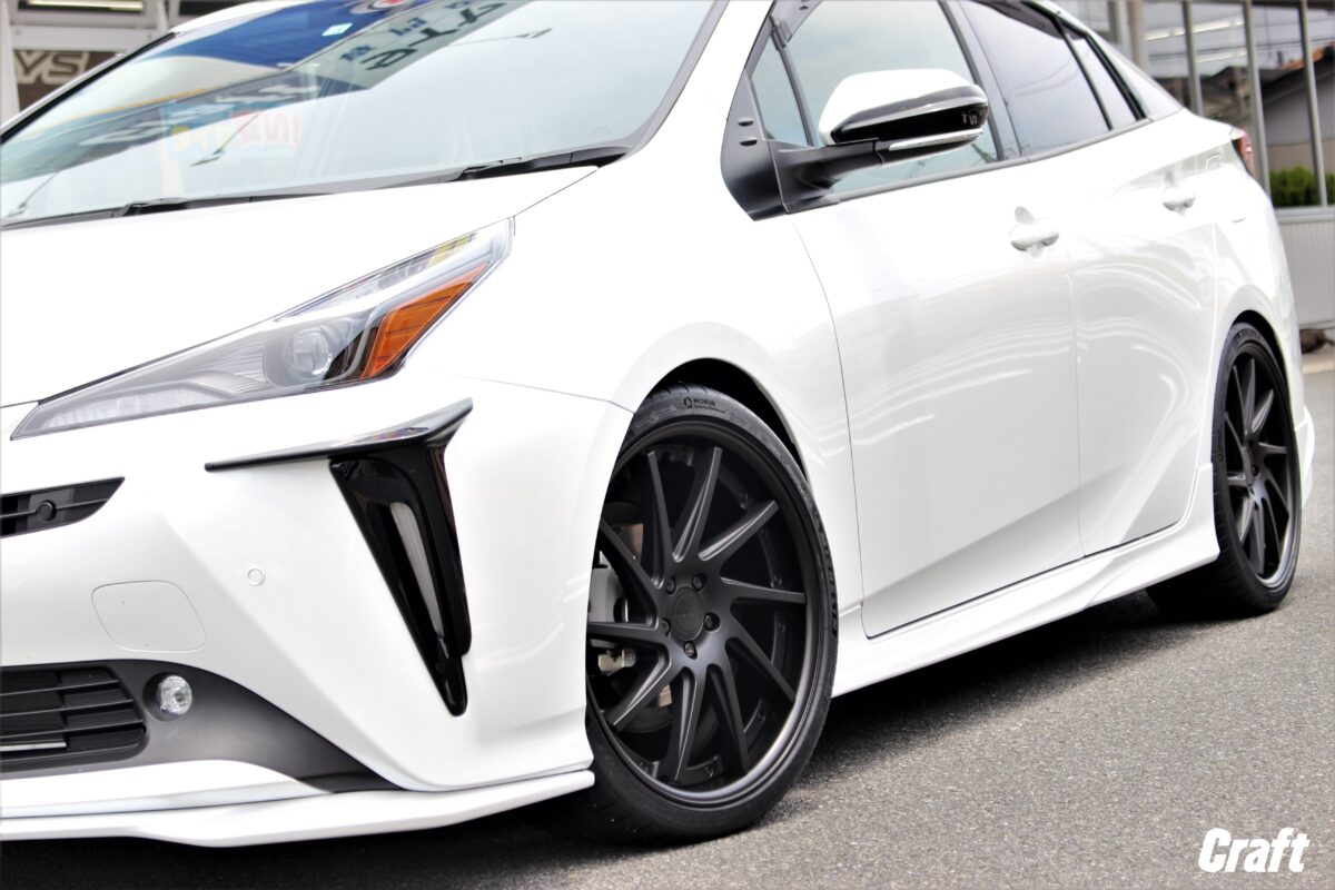 50プリウス後期モデルのツライチセッティング。2ピースホイールが  