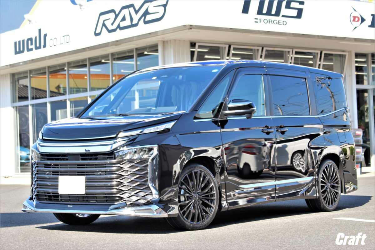 ノア、VOXYなどに】アミスタッドヴェガ 19インチ【前後異型サイズ】（90ヴォクシーの19インチ仕様！！ 安心して装着するには。。。 | 厚木店 |  店舗ブログ | タイヤ＆ホイールの専門店「クラフト」）