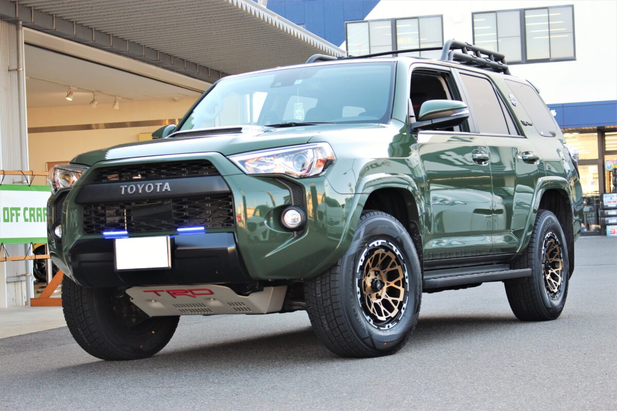 USトヨタ 4RUNNER-フォーランナー-にスタッドレスタイヤ。Air/G Rocks