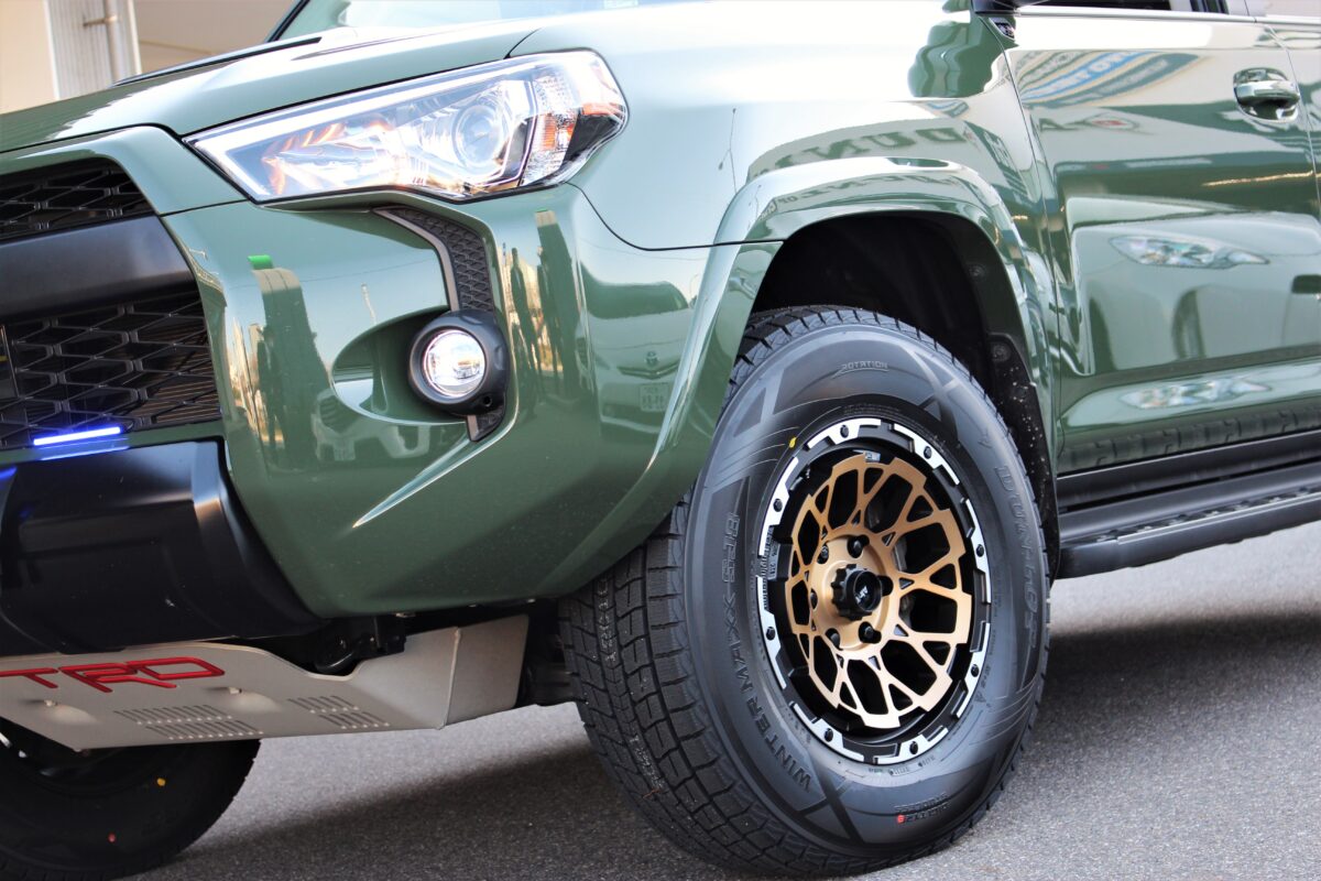 USトヨタ 4RUNNER-フォーランナー-にスタッドレスタイヤ。Air/G Rocks