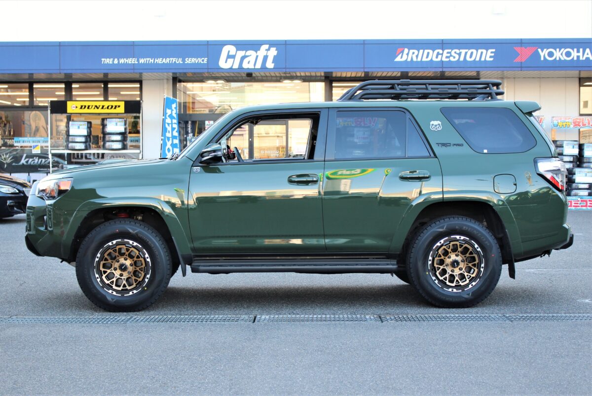 USトヨタ 4RUNNER-フォーランナー-にスタッドレスタイヤ。Air/G Rocks