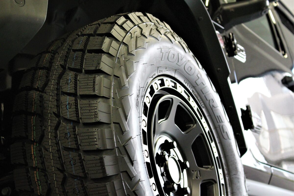 JLラングラーのスタッドレス！MLJエクストリームJ XJ07を装着