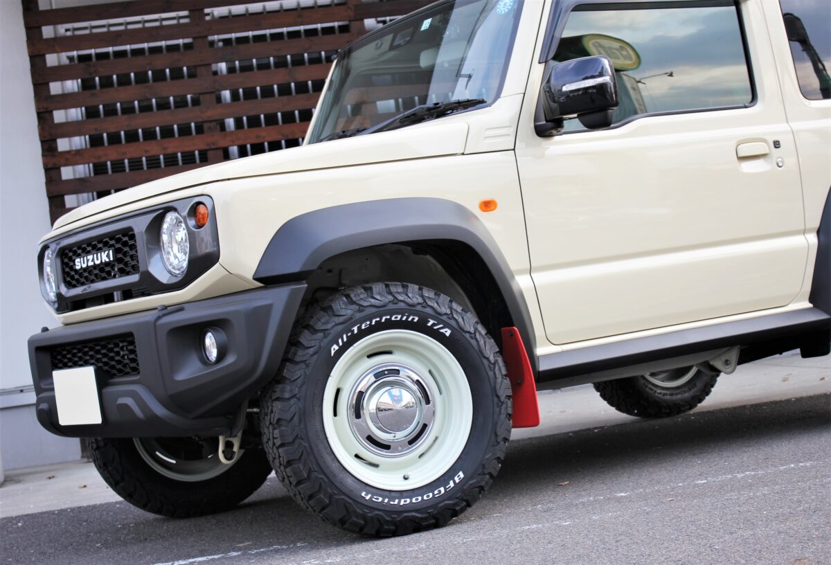 クラシカルにカスタムするならコレ!!JB74シエラにクリムソン ディーン 