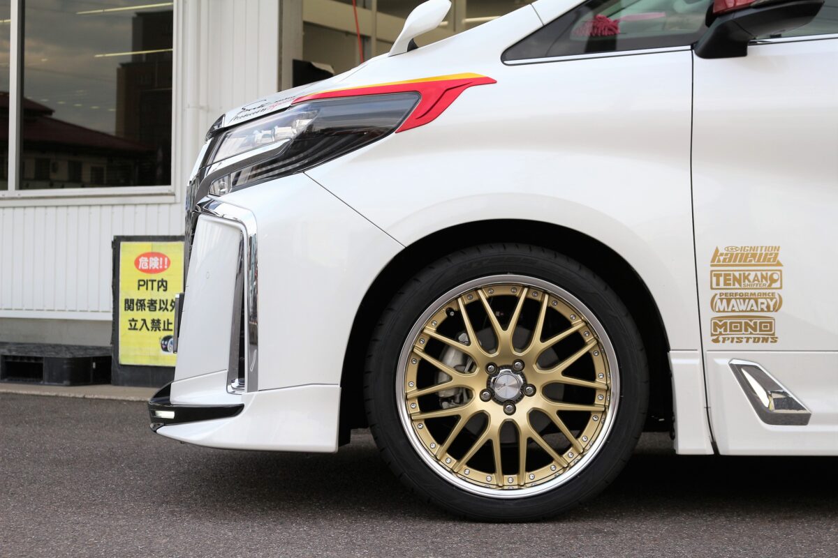 イグニッションモデル なれる アルファード エグゼクティブラウンジ 1  