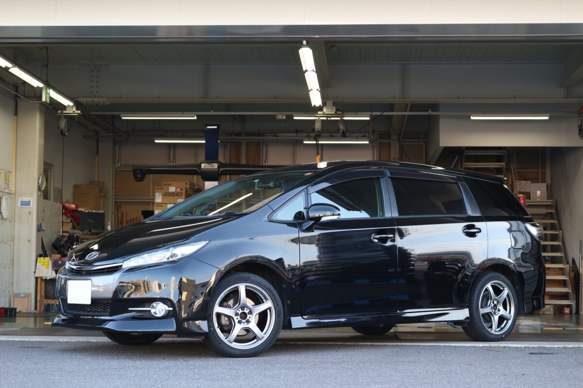 TOYOTA ウィッシュ に WORK エモーション T5R 装着。 | 多治見店 