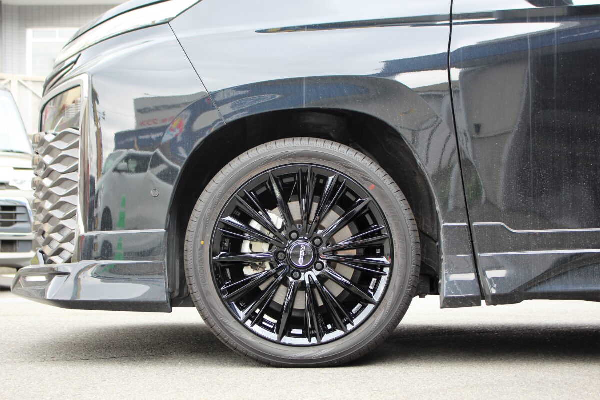 新品タイヤ付 レイズ ベルサス VOUGE 215/45R18 ノア ヴォクシー 18インチ RAYS VERSUS VOUGE 215&frasl;45R18 美品 深溝の通販 by DONDON\u0027s