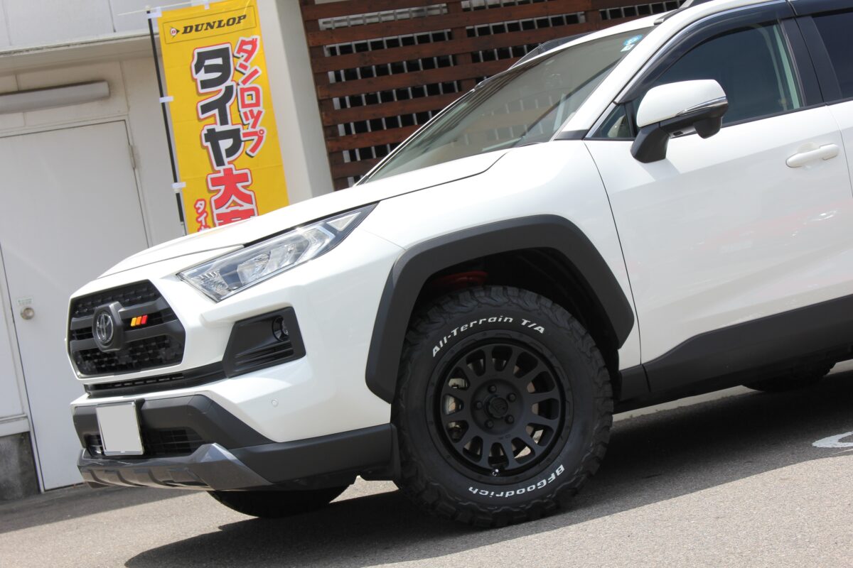 RAV4オフロードパッケージにデルタフォースオーバル×BFグッドリッチ 