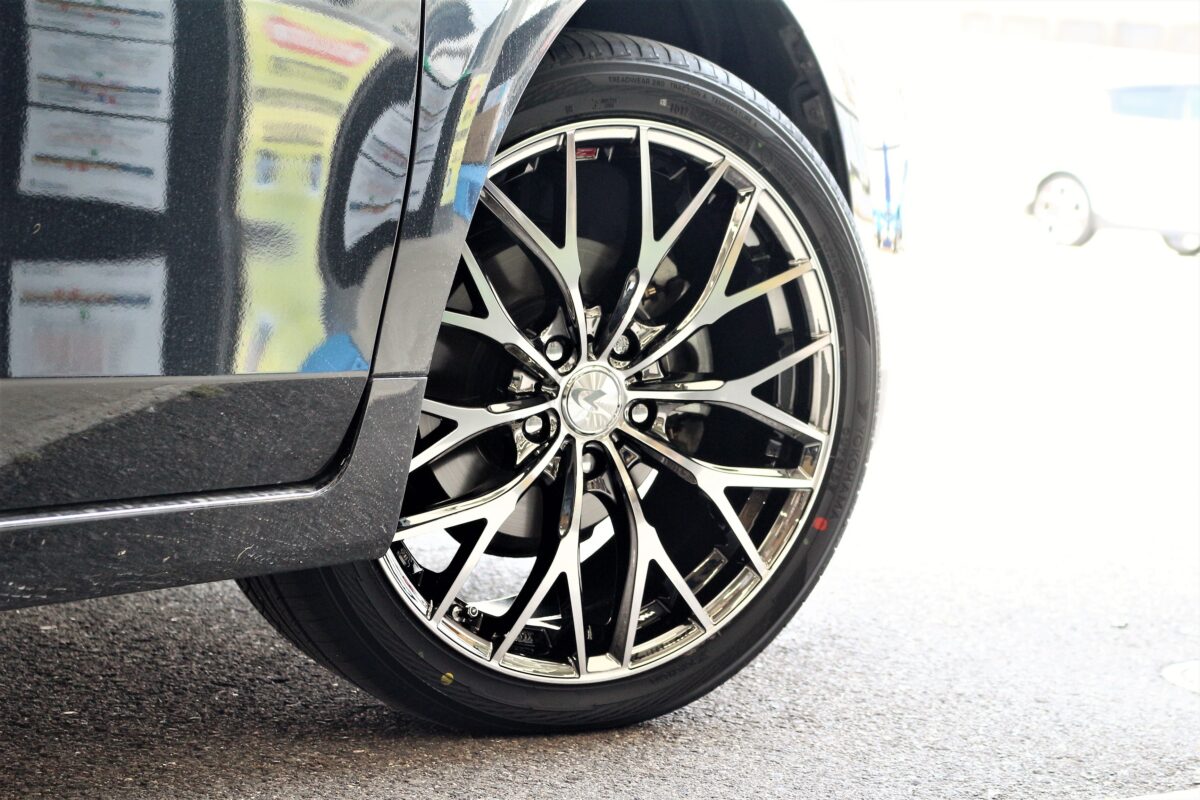 ▽975 Weds Leonis プリウス等 18インチ アルミホイール 215/45R18