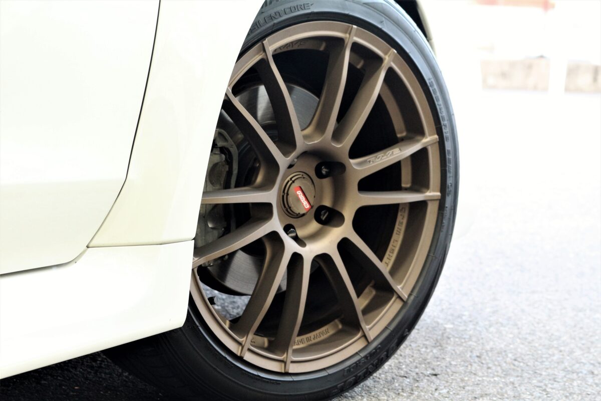 SUBARU レヴォーグ を RAYS グラムライツ 57XR 装着。 | 多治見店 