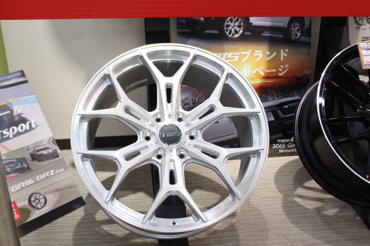 306S Urban-X Monoblock　ランクル300　22インチ　20インチ　鍛造　