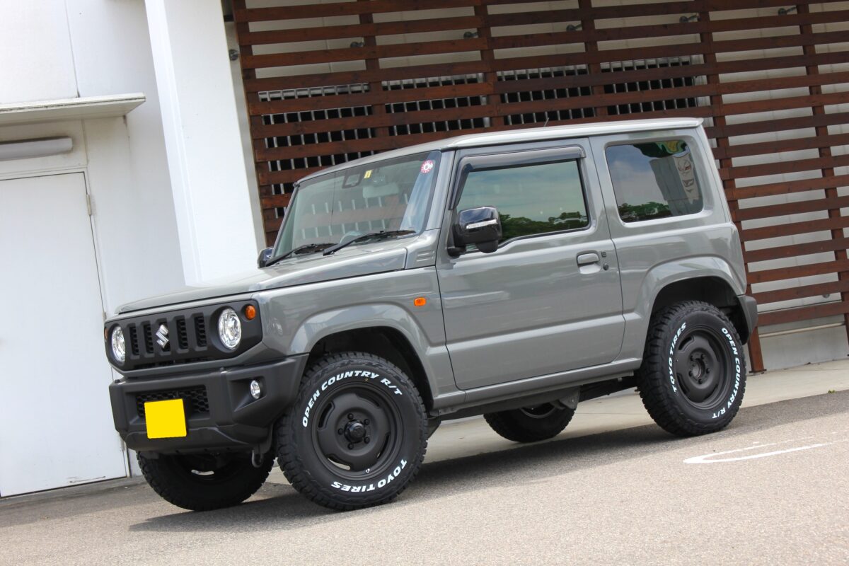 JB64ジムニーにAPIO WILDBOAR SR＆トーヨーオープンカントリーRTで 