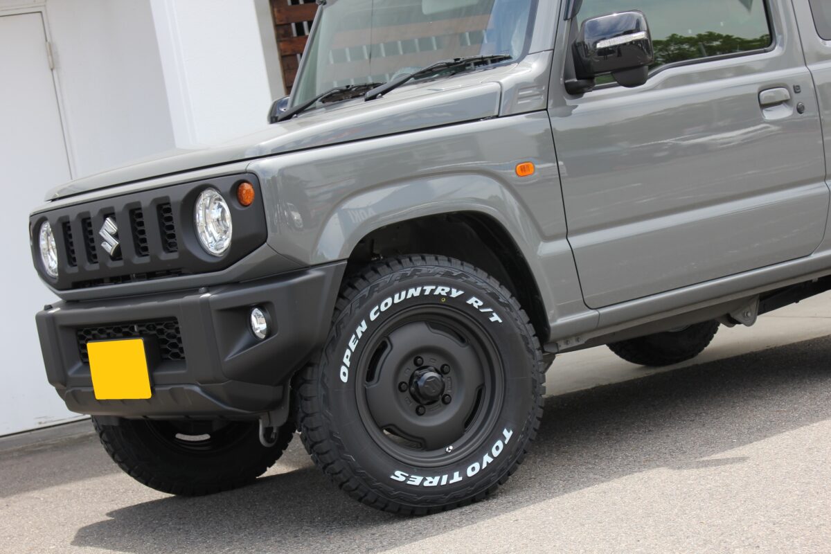 JB64ジムニーにAPIO WILDBOAR SR＆トーヨーオープンカントリーRTで 