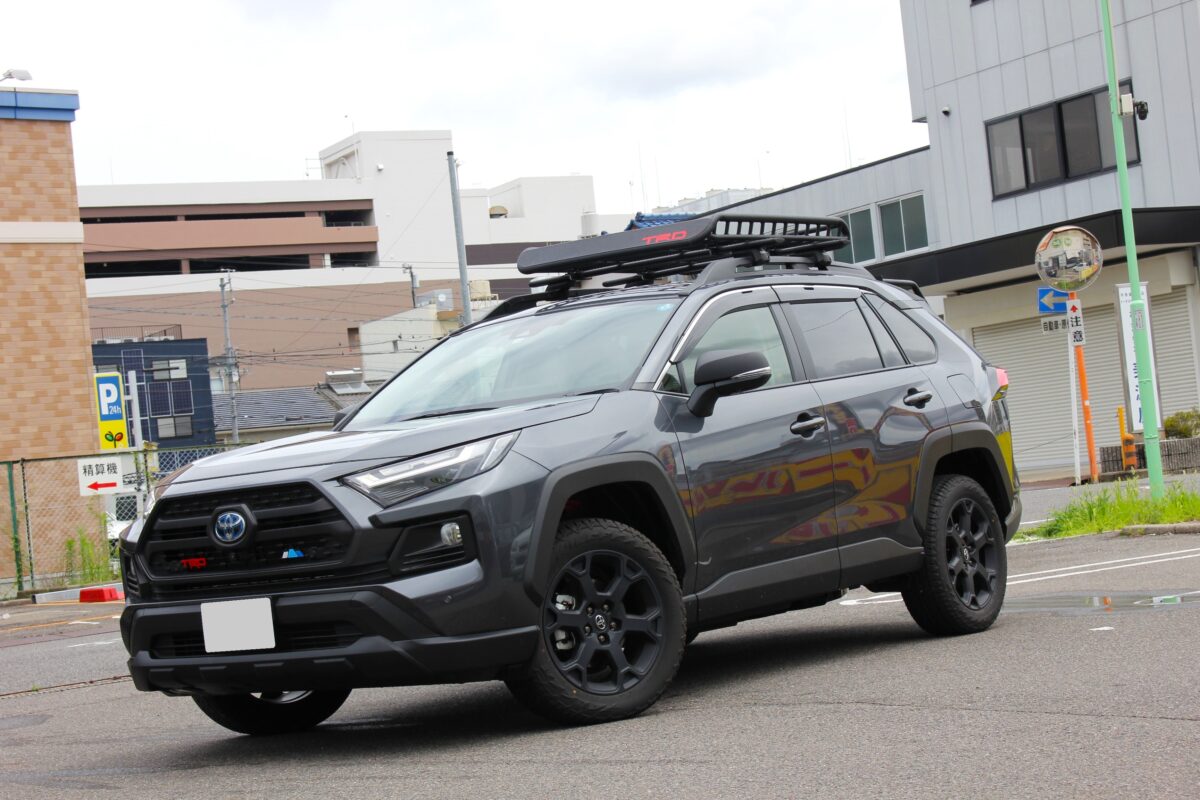 RAV4 オフロードパッケージ2にACCイージーアップでリフトアップ 