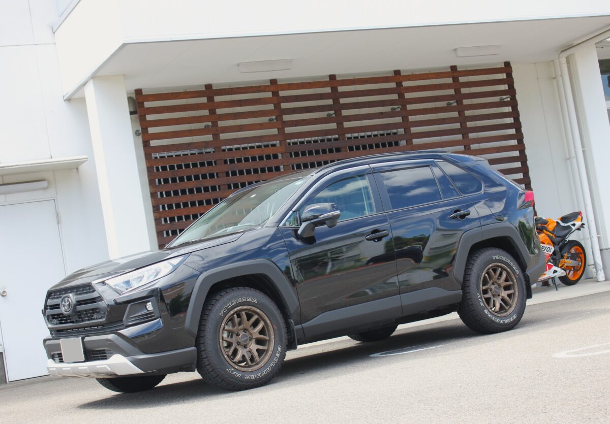 RAV4をJAOS BATTLEZリフトアップキットVFAでリフトアップ!! | RAV4を 