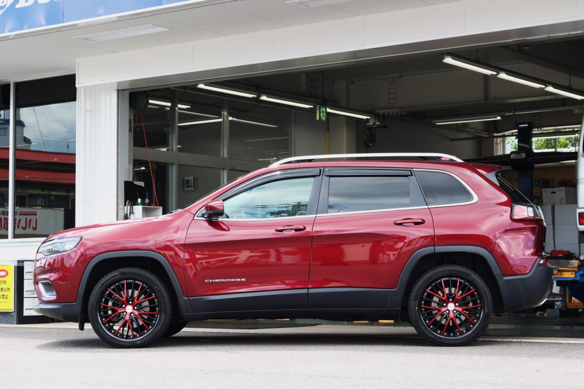 Jeep チェロキー に WORK シュヴァート SG2 オプションカラー にて装着 
